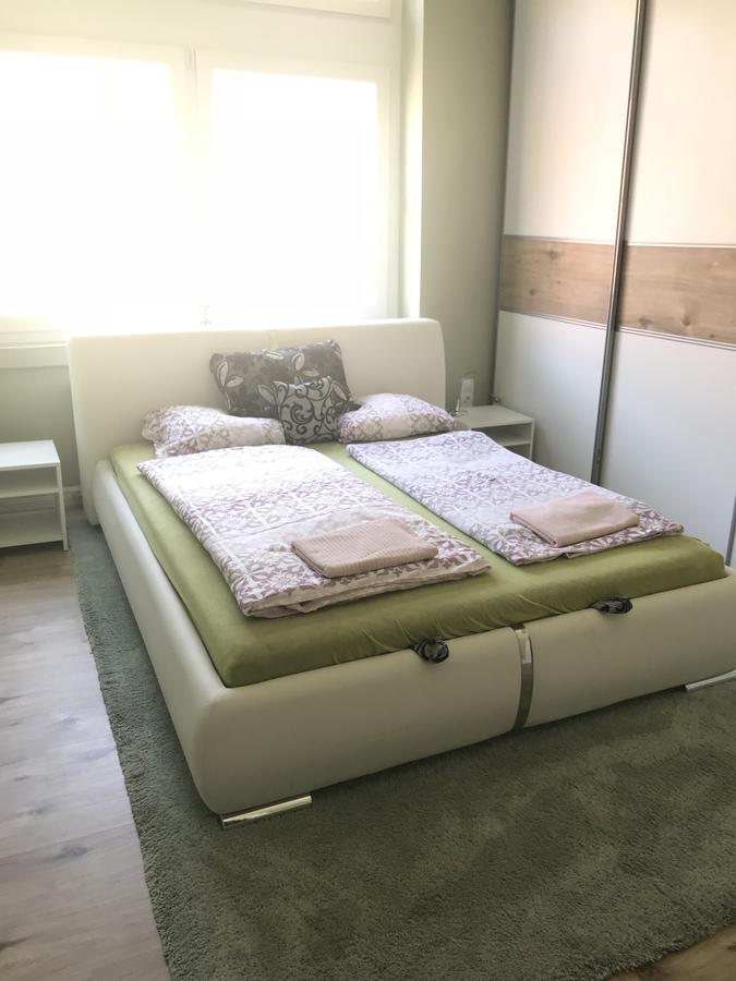 Gozsdu Glamour Apartment Budapest Bagian luar foto